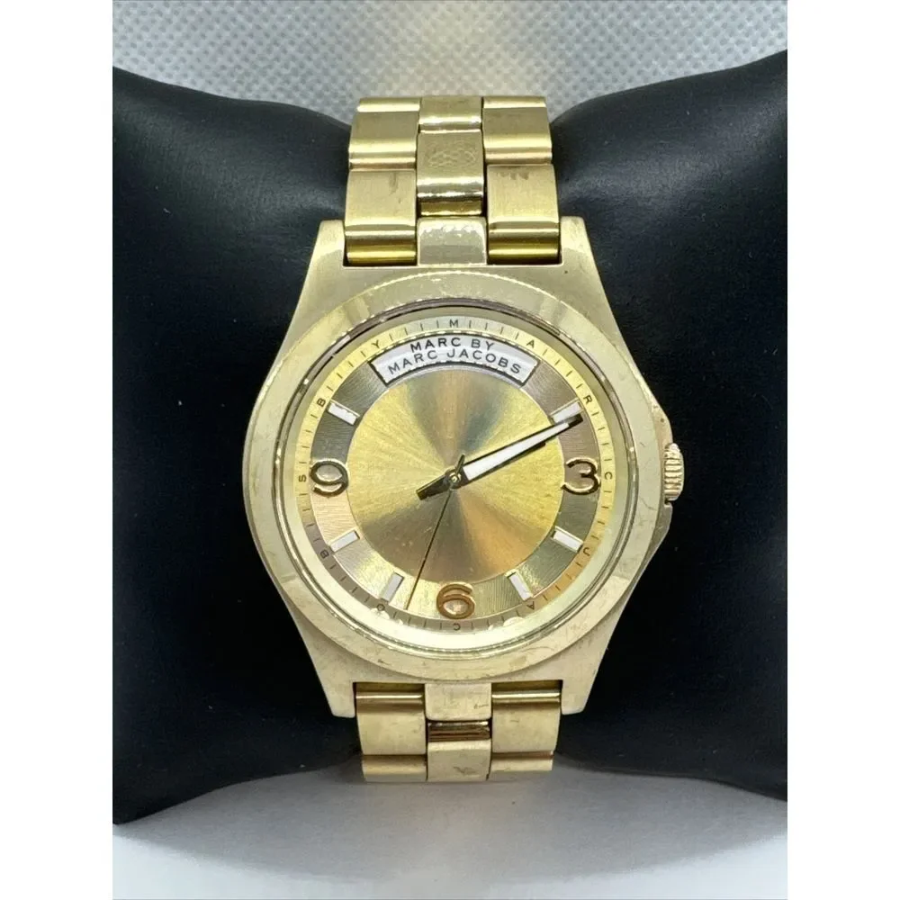 Marc Jacobs MBM3231 Womens Stainless Steel Analog Dial Quartz Wrist Watch JNA725